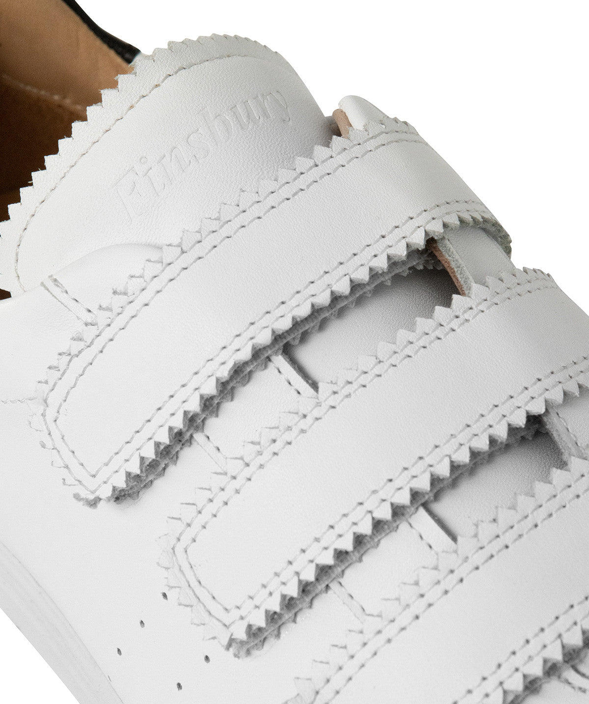 s/files/1/0898/2354/3633/files/baskets-carolina-blanc.jpg_v_67993844456472-4_2820d8b6-8f8c-4c76-9f8a-9c57cc53d3c4.jpg?v=1745553643