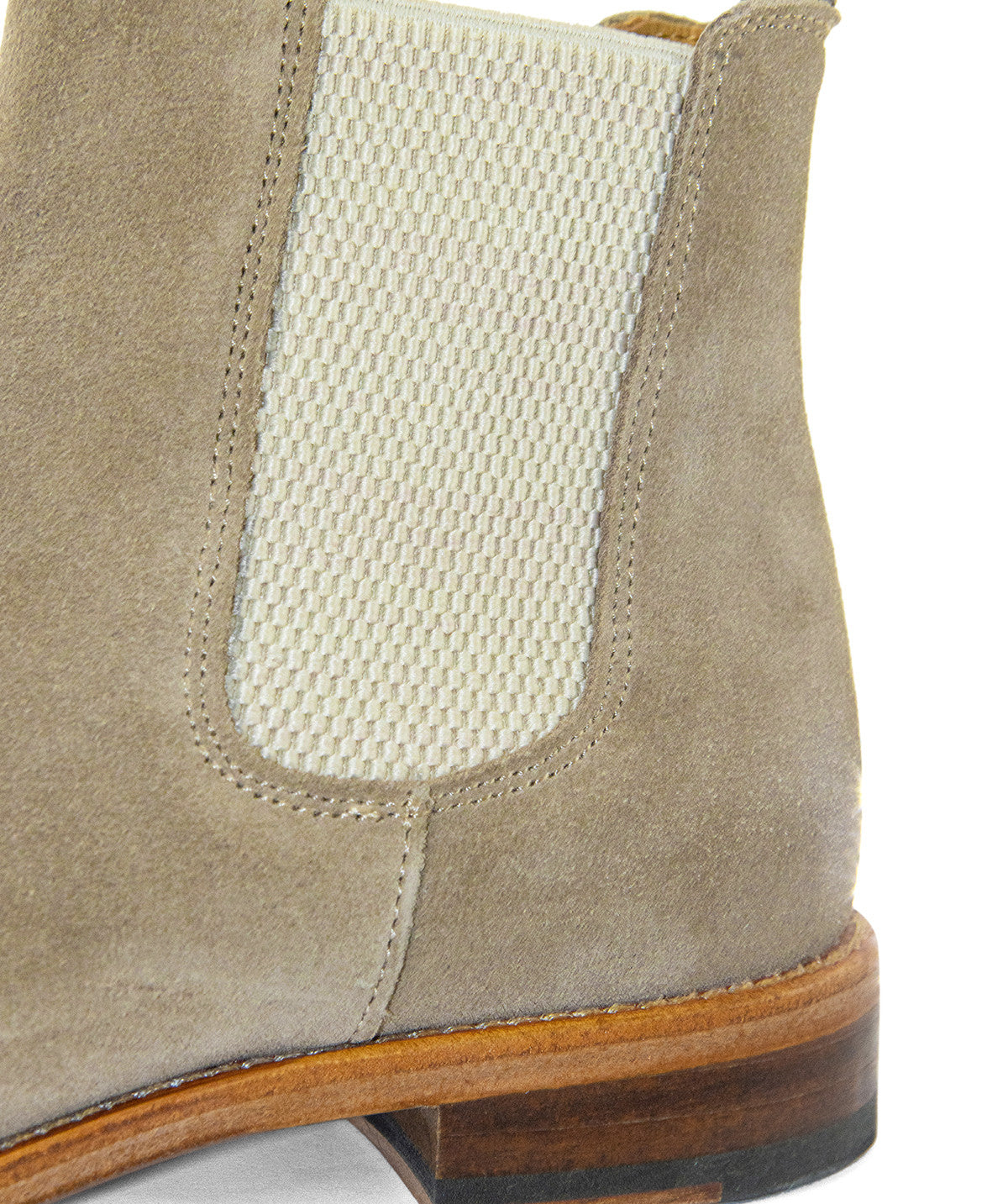 s/files/1/0898/2354/3633/files/boots-helen-beige-sable.jpg_v_65536244177944-4_8ebc3391-196a-4b94-8296-02fef7063321.jpg?v=1745535091