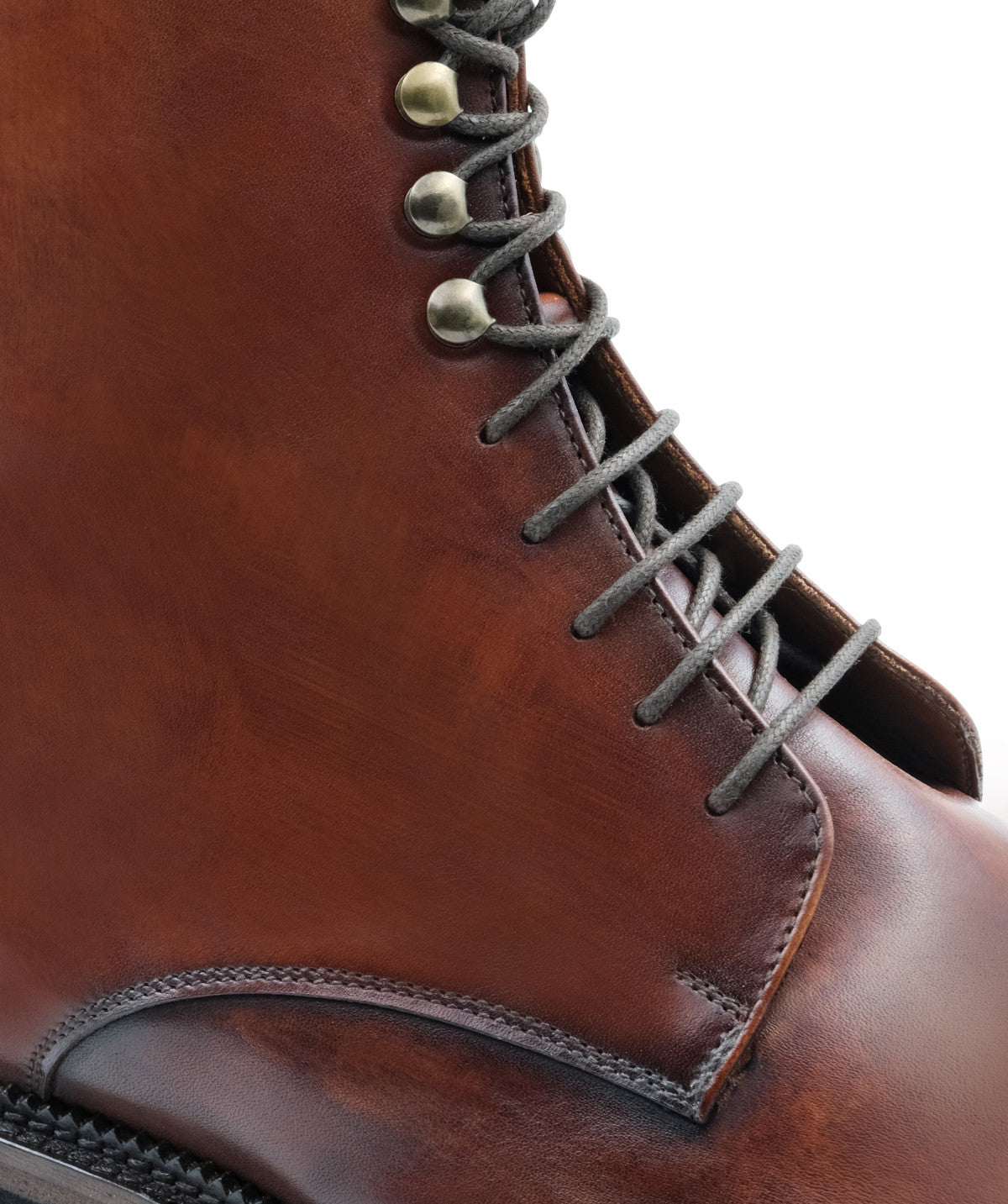 s/files/1/0898/2354/3633/files/bottines-Alessandro-marron-patine.jpg_v_4620312393217-6_d5ec7f4c-8d4c-40cb-978e-08af7020d259.jpg?v=1745541178
