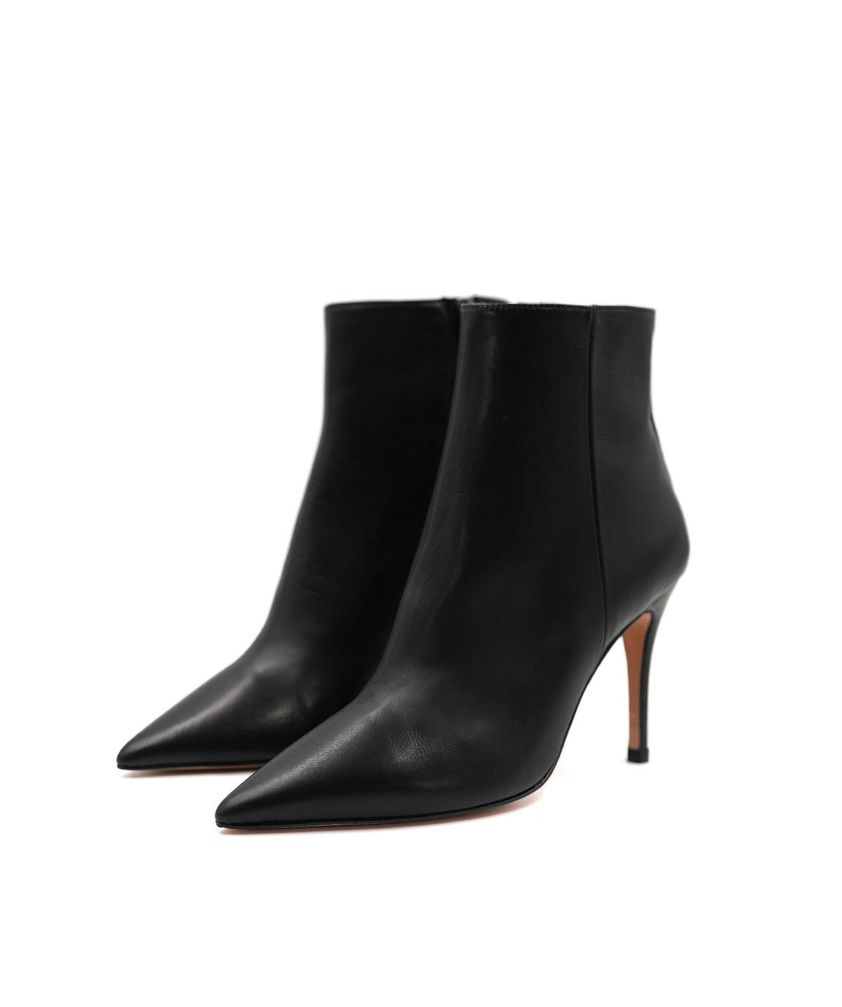 s/files/1/0898/2354/3633/files/bottines-daisy-noir.jpg_v_521013616385-4_d3a830ec-f51e-45bb-abd0-f725d29bd647.jpg?v=1745520435