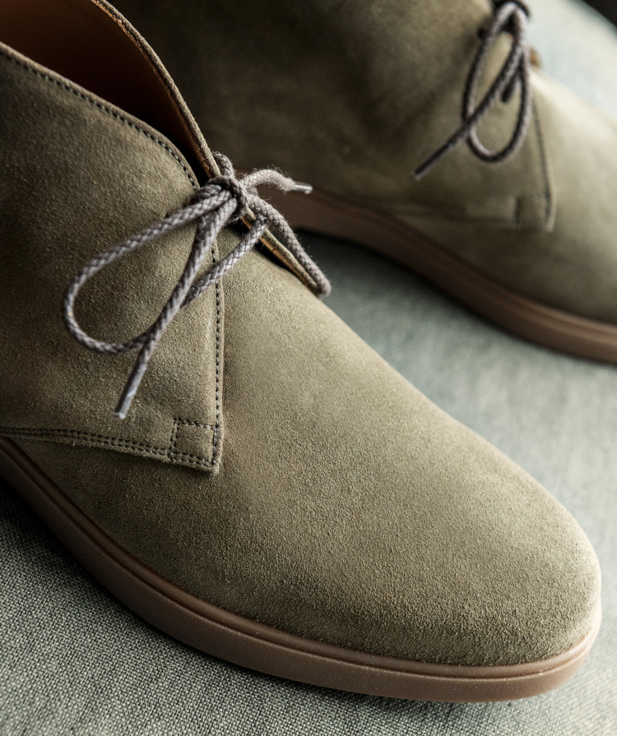 s/files/1/0898/2354/3633/files/bottines-sahara-daim-olive.jpg_v_47186161097752-6_e02b68b1-9a70-4176-8988-6559d1d3e84d.jpg?v=1745546491