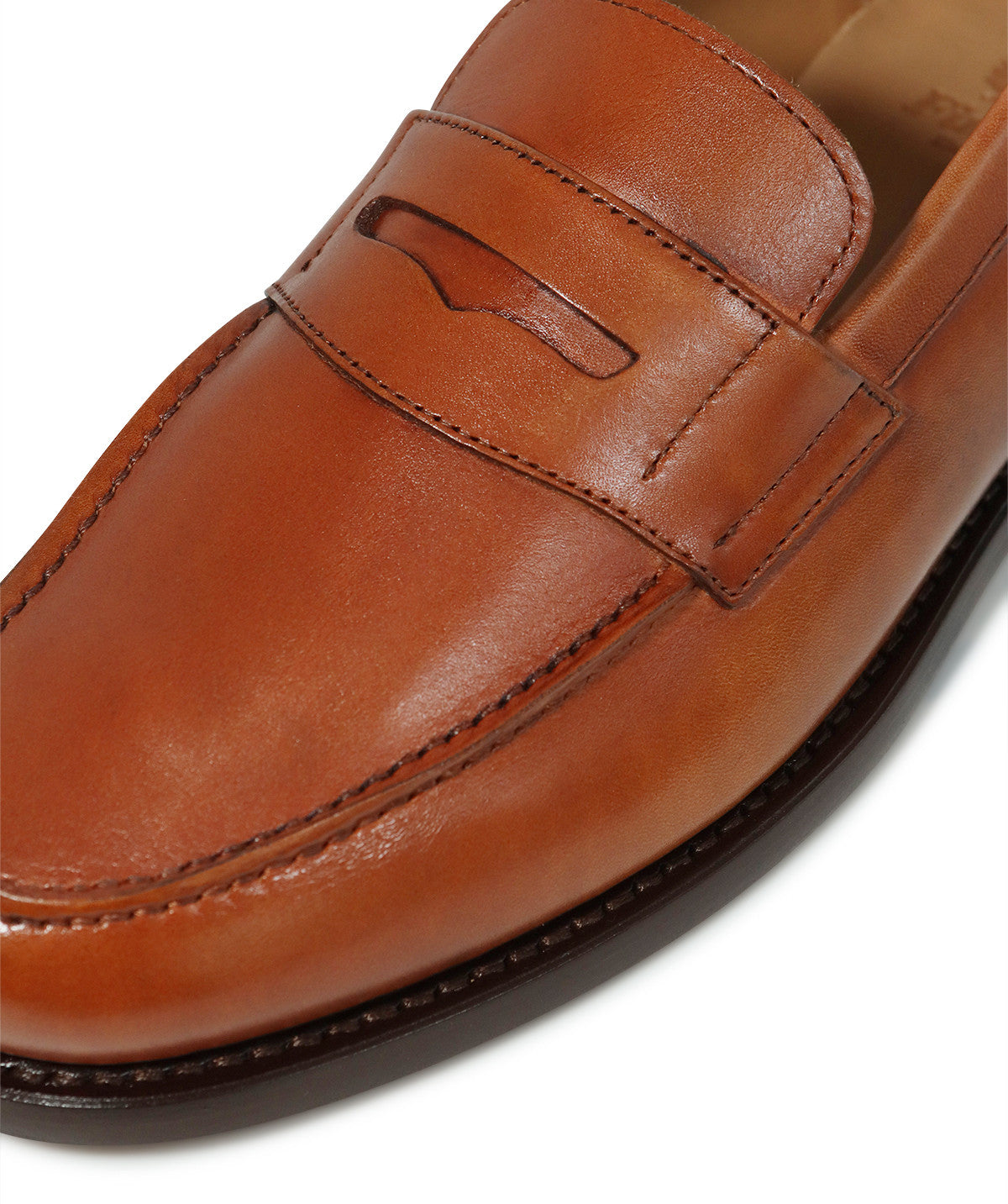 s/files/1/0898/2354/3633/files/mocassin-college-1986-cuir-gold.jpg_v_154012032769-8_e368b89d-e94e-47ae-b91e-d4e57245c961.jpg?v=1745534468