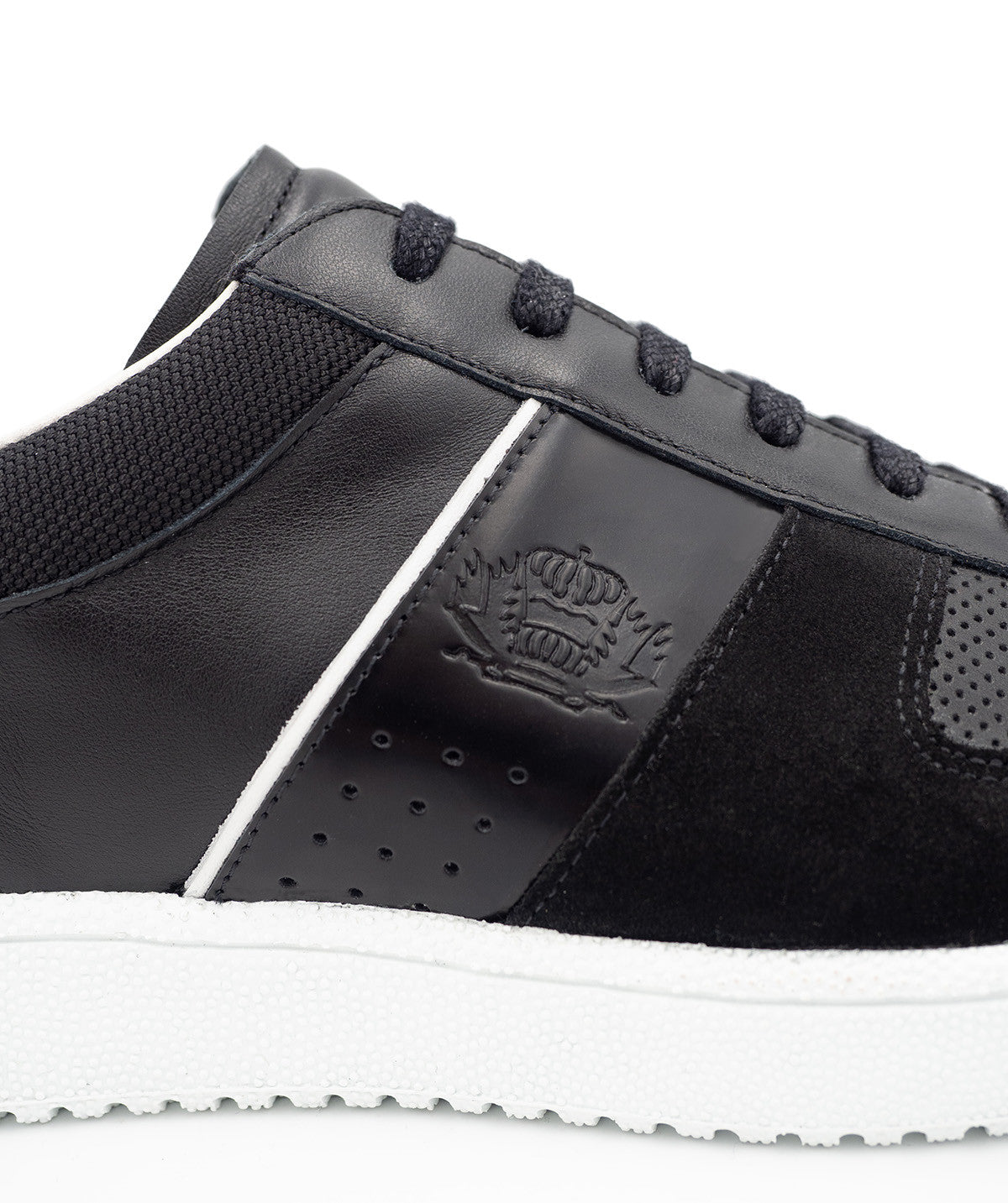 s/files/1/0898/2354/3633/files/sneakers-grant-noir.jpg_v_409602416385-4_dcc5ed84-1d31-4de2-91c6-cfd597549777.jpg?v=1745515649