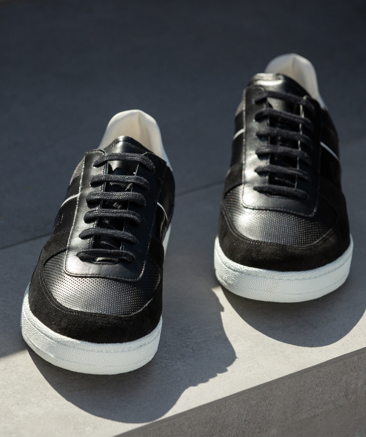 s/files/1/0898/2354/3633/files/sneakers-grant-noir.jpg_v_409602416385-6_a33f451b-a5eb-49d6-88f5-9907f3cfcd29.jpg?v=1745515650