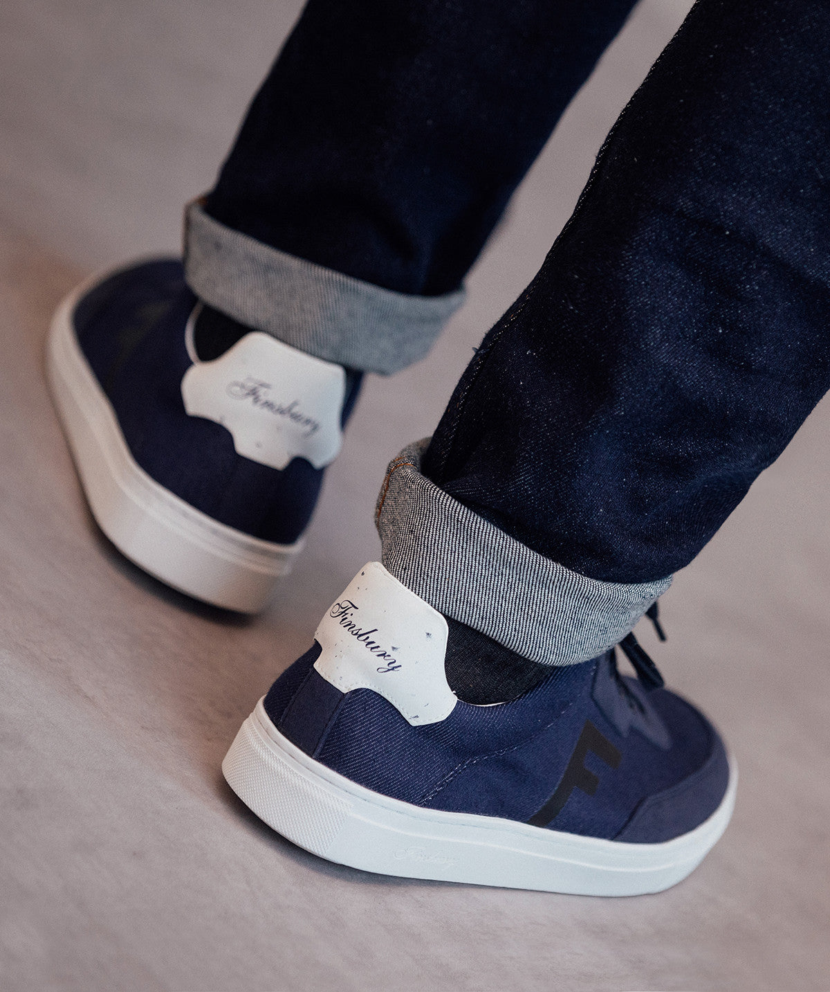 s/files/1/0898/2354/3633/files/sneakers-greenwood-bleu.jpg_v_4128792163841-6_b50504b3-be09-47cd-a50a-a09fc788c896.jpg?v=1745516921