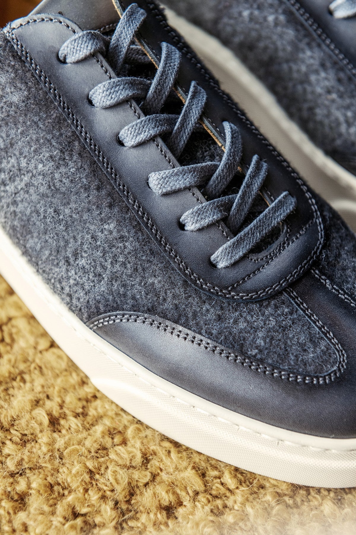 s/files/1/0898/2354/3633/files/sneakers-magnus-gris-chine.jpg_v_4800536901144-6_1d0e31a7-1143-4ed9-b222-8a6ae46d3526.jpg?v=1745553730