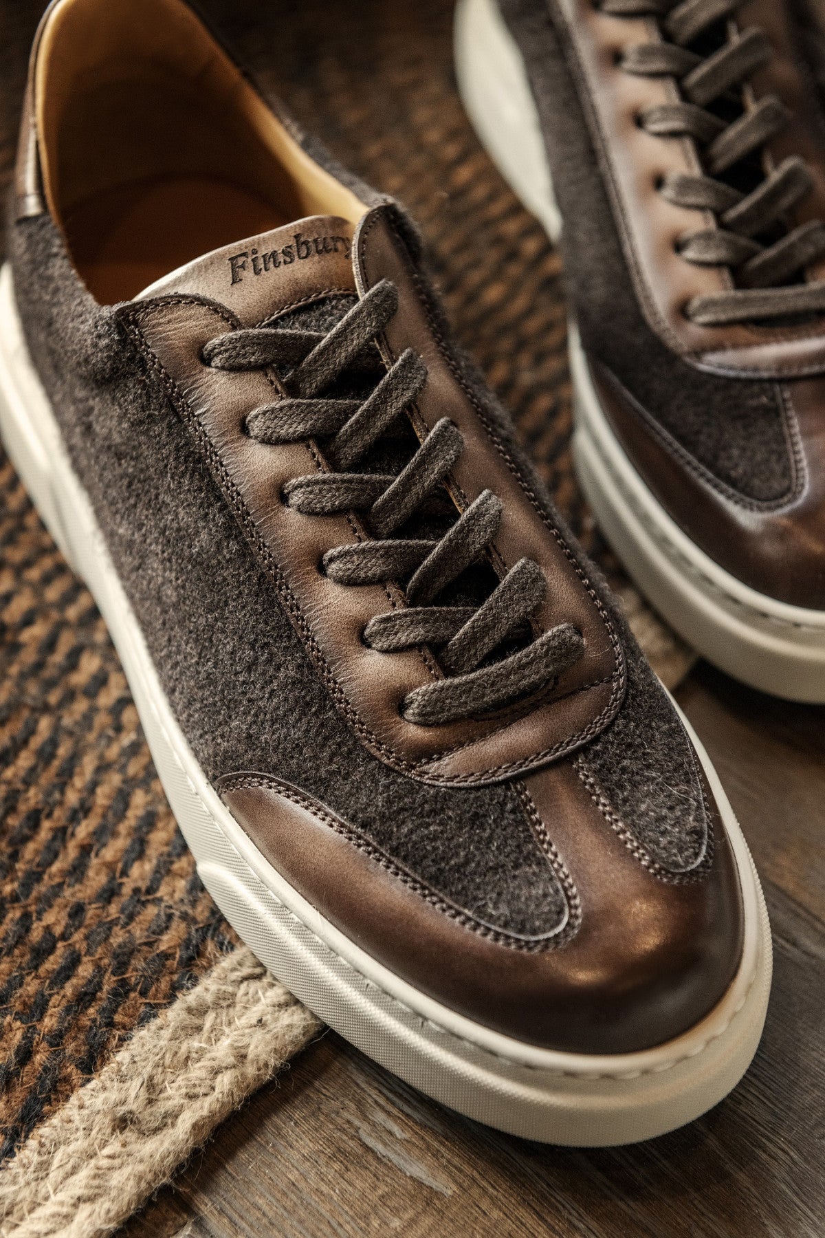 s/files/1/0898/2354/3633/files/sneakers-magnus-marron-chine.jpg_v_4800536147458-8_9743f9c2-fcc0-4f9e-b3b3-1178c19bdedb.jpg?v=1745553731